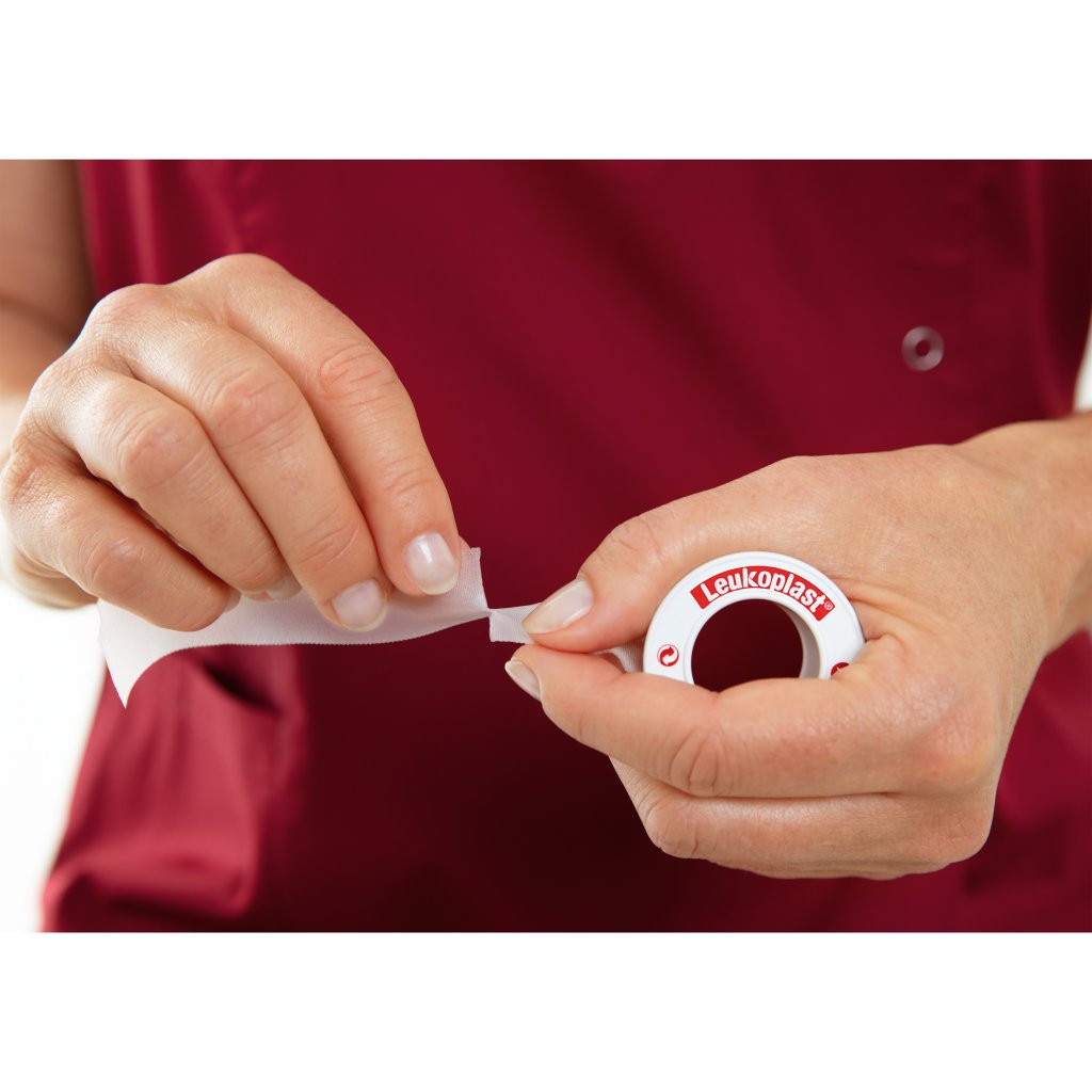 LEUKOPLAST Skin Sensitive 2,5 cmx2,6 m m.Schutzr.