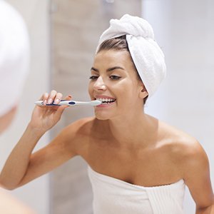 Sensodyne Zahnpasta, Repair* & Protect, schmerzempfindliche Zähne, 75 ml