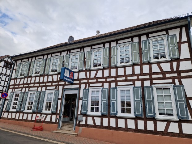 Burg Apotheke