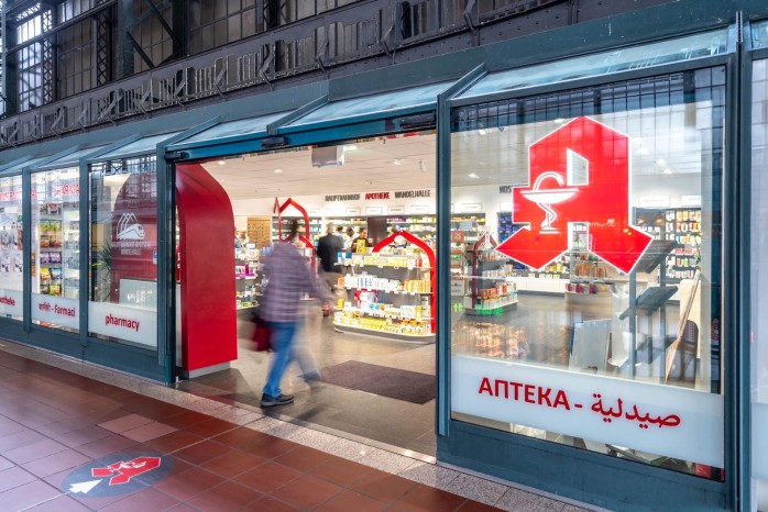 Hauptbahnhof Apotheke Wandelhalle