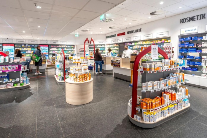 Hauptbahnhof Apotheke Wandelhalle