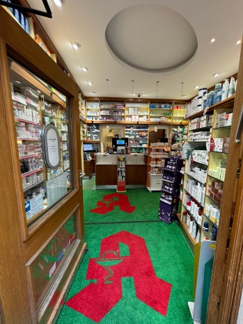 Adler-Apotheke